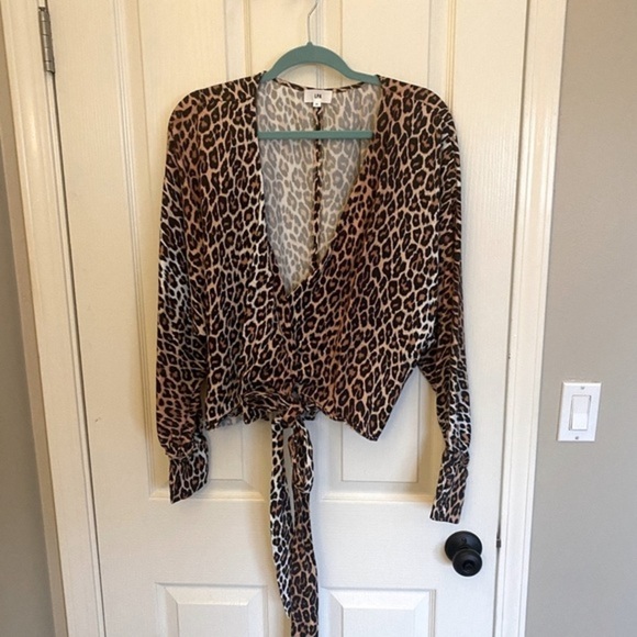LPA Dolman Wrap Top - Picture 4 of 8